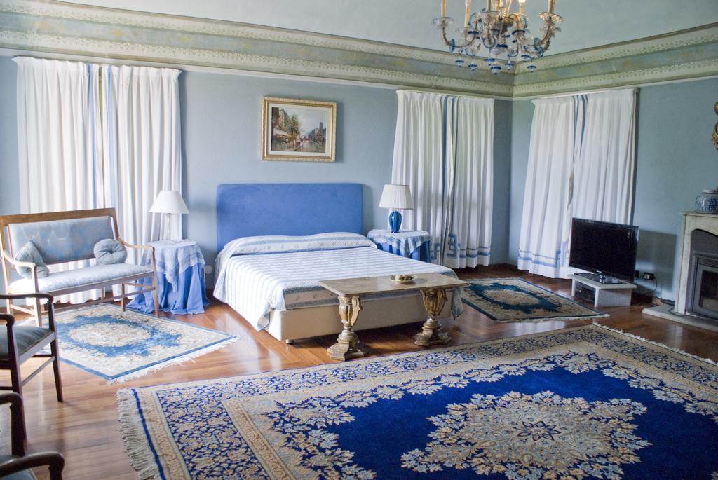 Torre Dei Frati Bed & Breakfast Fossano Habitación foto